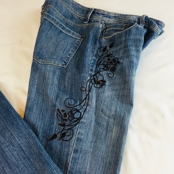 White House/Black Market Straight Leg Jeans - Picture 4 of 8